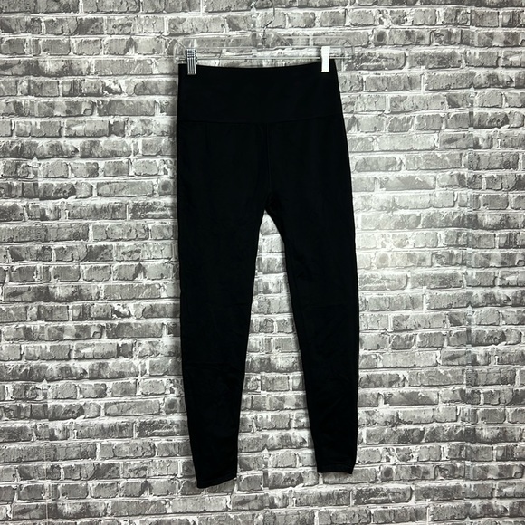 ‎Fabletics - Picture 1 of 6